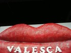 Valesca Popozuda ganha bolo de aniversário com formato de sua boca