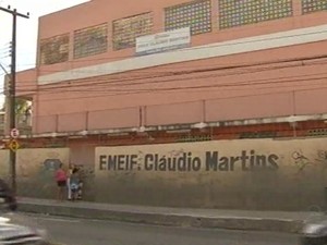 Sem trabalho voluntário, portaria fica abandonada (Foto: TV Verdes Mares/Reprodução)