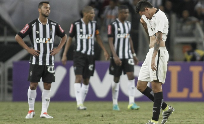 Jogadores de Flamengo, Corinthians e Figueira na lista de garranchos. Confira