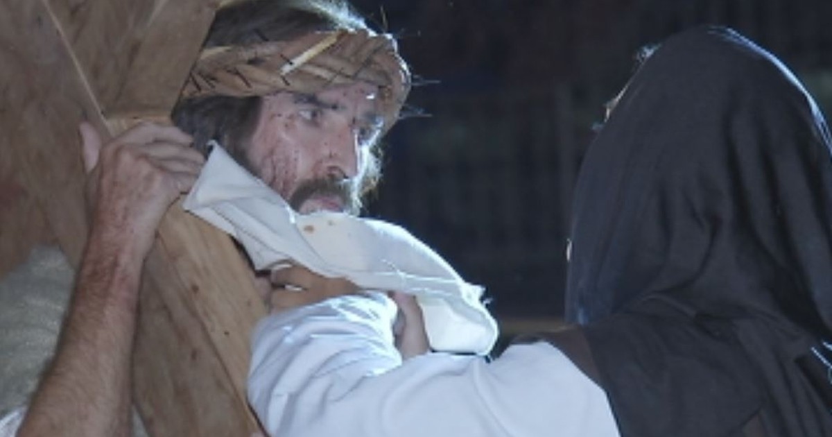 Grupo de teatro Bom Jesus apresenta via sacra em Ibitinga - Globo.com