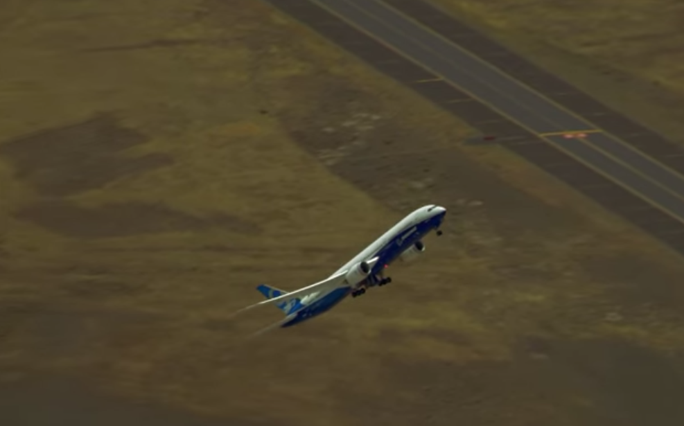 [Internacional] Novo avião da Boeing faz manobras insanas em exposição Abion