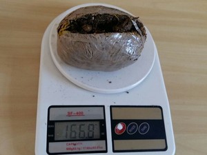 Mulher é detida tentando entrar com droga na P1 de Tremembé (Foto: Divulgação/Corevali)