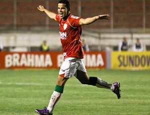 Bruno Mineiro gol Portuguesa (Foto: Ale Vianna / Ag. Estado)