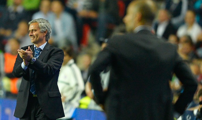 José Mourinho e Pep Guardiola (Foto: AFP)