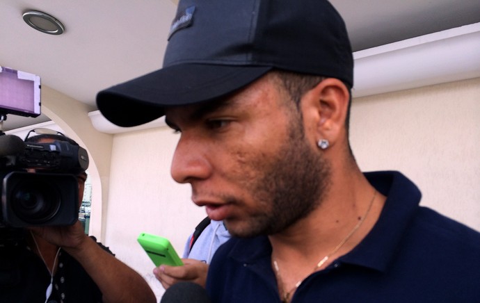 Amaral chega a São Paulo, mas ainda não fala como jogador do Palmeiras
