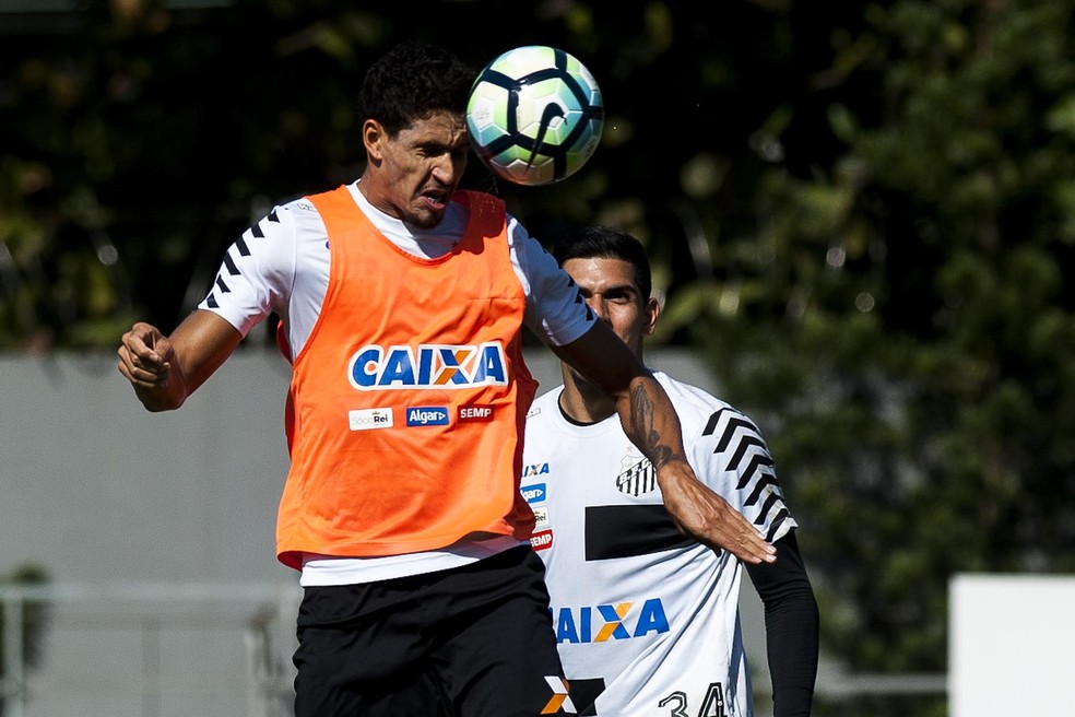 Lucas Veríssimo aproveitou a ausência de jogadores lesionados e se firmou na zaga do Santos (Foto: Ivan Storti/ Santos FC)