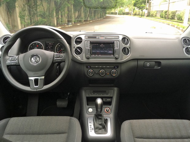 Cabine do Volkswagen Tiguan é bem acabada (Foto: André Paixão/G1) Cabine do Volkswagen Tiguan é bem acabada (Foto: André Paixão/G1)
