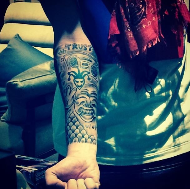 Justin Bieber posta foto de suas tatuagens (Foto: Instagram/Reprodução)