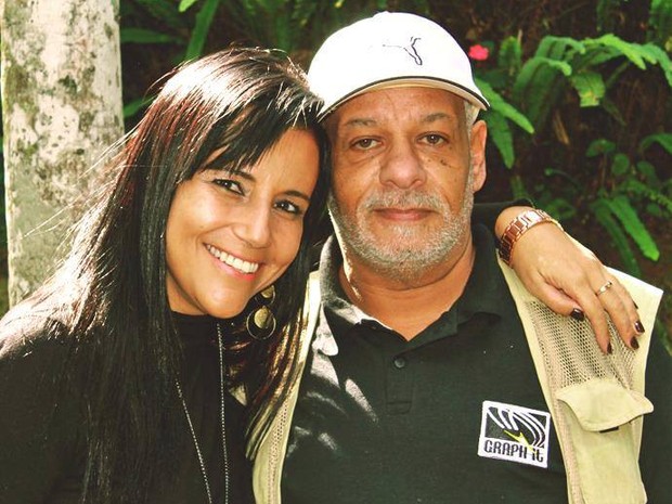 Moisés ao lado de Roberta Aguiar, aluna de fotografia (Foto: Facebook/Reprodução)