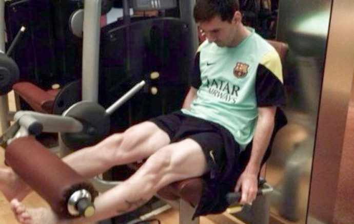 Lionel Messi Musculação nas pernas (Foto: Reprodução/ Weibo)