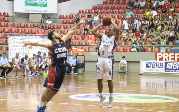 Mogi x Brasília - NBB (Foto: Guilherme Peixinho)