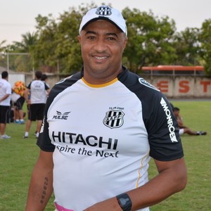 Vaguinho, técnico da Ponte Preta na estreia da Copa do Brasil (Foto: Nailson Wapichana/GloboEsporte.com)