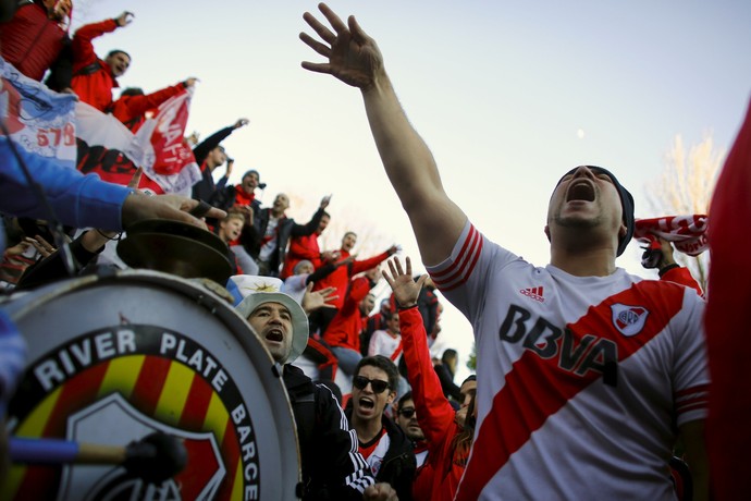 Torcida do River Plate polícia Tóquio Japão (Foto: Reuters)