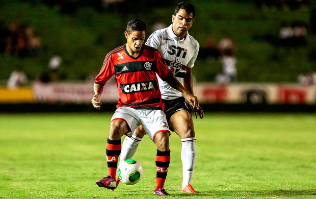 Carlos Eduardo e Maicon jogo amistoso Flamengo São Paulo (Foto: Miguel Schincariol / Ag. Estado)