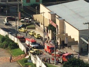 Acidente táxi Furtado de Menezes Juiz de Fora (Foto: Tereza Cruzeiro/ G1)