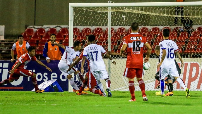 CRB x Paraná, no Rei Pelé gol de Robson (Foto: Ailton Cruz/Gazeta de Alagoas)