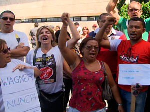 Professores mantêm greve e dizem que sairão de assembleia (Foto: Reprodução/ TV BA)
