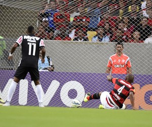 Samir gol contra Flamengo x Atlético-MG (Foto: André Durão)