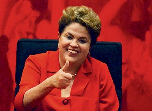 SÓ ALEGRIA A presidente Dilma Rousseff. Enfim, uma semana de boas notícias para ela  (Foto: Folhapress)