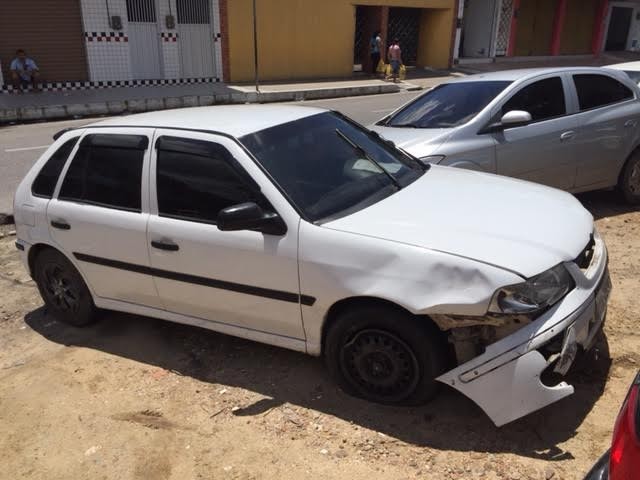 veículo que atropelou cinco pessoas em Maranguape (Foto: Luís Cláudio/TV Verdes Mares)