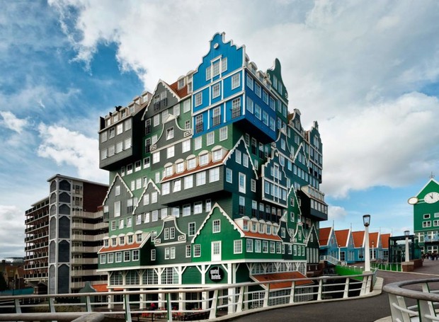 A fachada do Amsterdam Zaandam é composta por casas típicas da região (Foto: Divulgação)