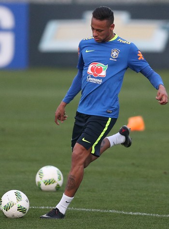 Neymar treino selecao olimpica Granja (Foto: Lucas Figueiredo / MoWA Press)