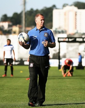 Mano descarta revanche de goleada, mas avisa: “É outro Corinthians”
