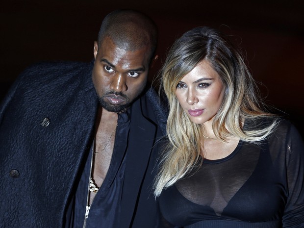 Kanye West e Kim Kardashian em evento de moda em Paris, na França (Foto: Charles Platiau/ Reuters)