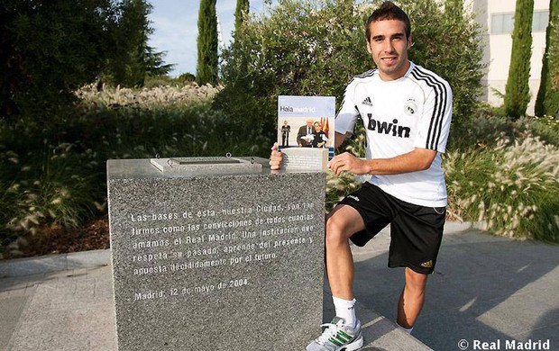 Carvajal real madrid  (Foto: Reprodução / Site Oficial do Real Madrid)