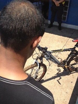 Suspeito de furtar bicileta solto há uma semana é preso em Goiânia pelo mesmo crime (Foto: Luzeni Santos/TV Anhanguera)