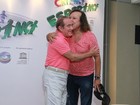 Renato Aragão ganha beijo de diretor em lançamento do Criança Esperança 