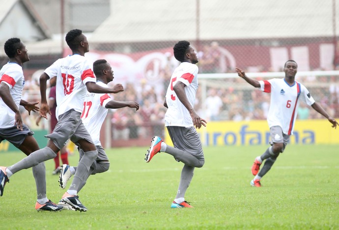 Técnico do Pérolas Negras exalta carinho dos brasileiros com haitianos