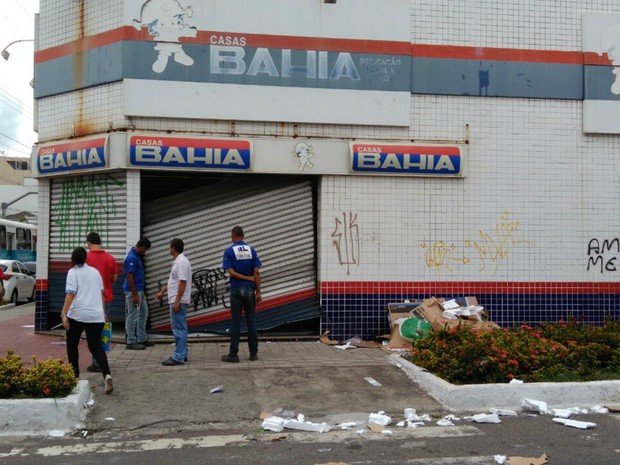 Loja de eletrodomésticos é arrombada no Espírito Santo (Foto: Diony Silva/CBN Vitória)