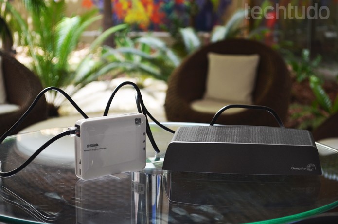 Seagate Central oferece uma nuvem pessoal em três tamanhos 2 TB, 3 TB e 4 TB (Foto: Luciana Maline/TechTudo) Seagate Central oferece uma nuvem pessoal em três tamanhos 2 TB, 3 TB e 4 TB (Foto: Luciana Maline/TechTudo)