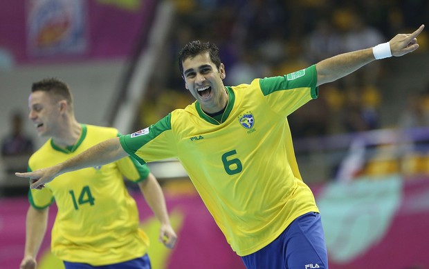 gabriel futsal brasil x libia mundial (Foto: Getty Images)