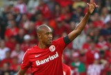 Chute de primeira garante vitória de Fabrício na disputa de gol mais bonito Chute de primeira garante vitória de Fabrício na disputa de gol mais bonito