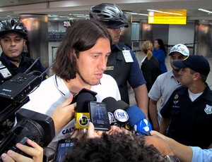 Cassio desembarque Corinthians (Foto: Gustavo Serbonchini) Cassio desembarque Corinthians (Foto: Gustavo Serbonchini)