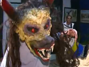 Em Leme (SP), tradição de carnaval com máscaras continua viva (Foto: Reginaldo dos Santos /EPTV)