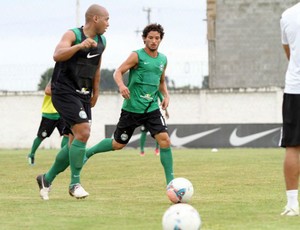 Sergio Manoel volta a integrar o time do Coritiba nos trabalhos com bola (Foto: Divulgação / Site oficial do Coritiba)
