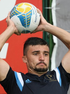 Rivais por vaga na lateral, Victor Luis e João Paulo evitam campanha