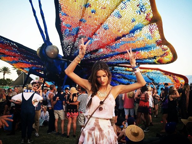 Alessandra Ambrósio no Coachella em Indio, na Califórnia, nos Estados Unidos (Foto: Instagram/ Reprodução)