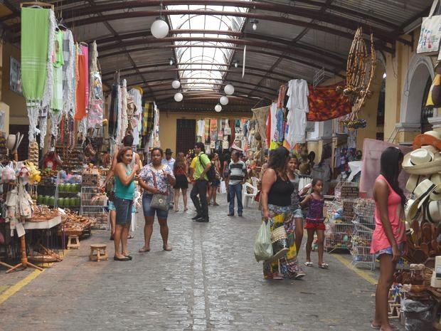 Com o turismo fortalecido, comerciantes comemoram vendas (Foto: Marina Fontenele/G1)
