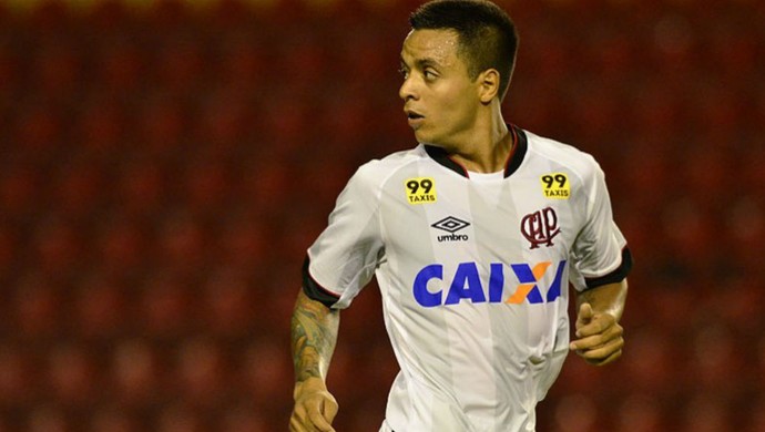 Sem acordo com o Colón, Fernando Barrientos é aguardado no AtléticoPR