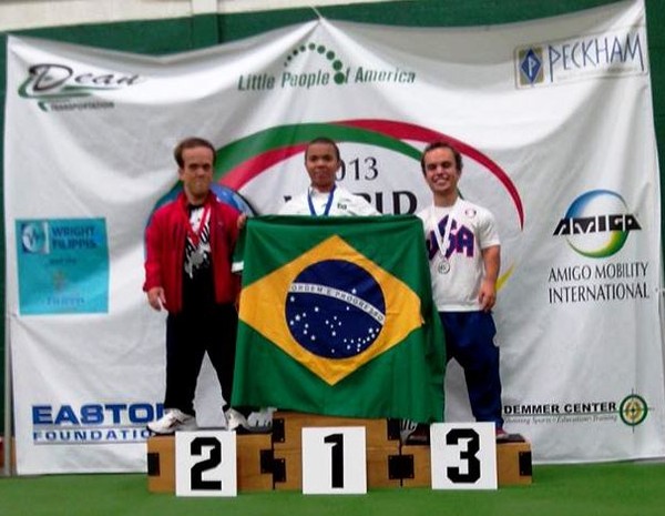 Atletas de halterofilismo anões de Uberlândia participam do Campeonato Mundial de Anões e ganham ouro (Foto: FUTEL/Divulgação)