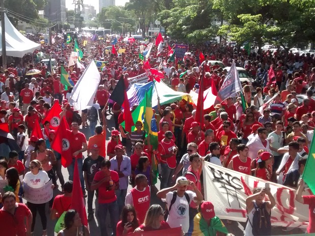 Protesto a favor de Dilma acontece em João Pessoa (Foto: André Resende/G1)