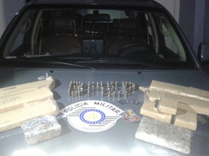 Polícia apreendeu 10 quilos de maconha em Taubaté. (Foto: Divulgação / Baep)