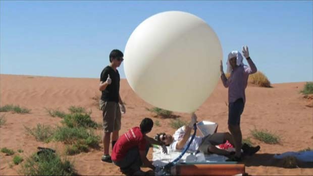 Grupo de pesquisadores soltou balão meteorológico em 2013, perto do Grand Canyon, nos Estados Unidos (Foto: BBC)