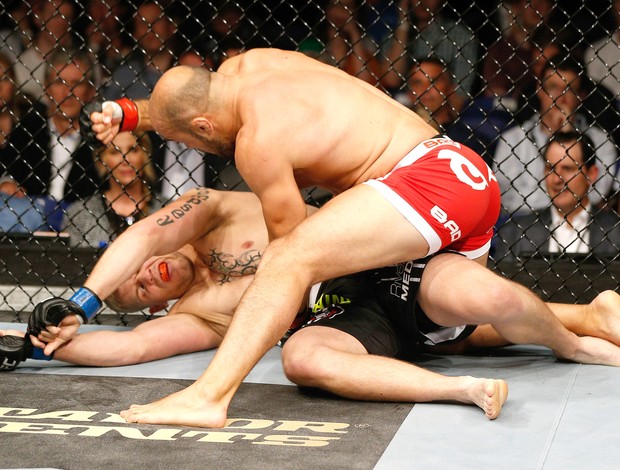 Ilir Latifi x Chris Dempsey - UFC Dublin (Foto: Getty Images)