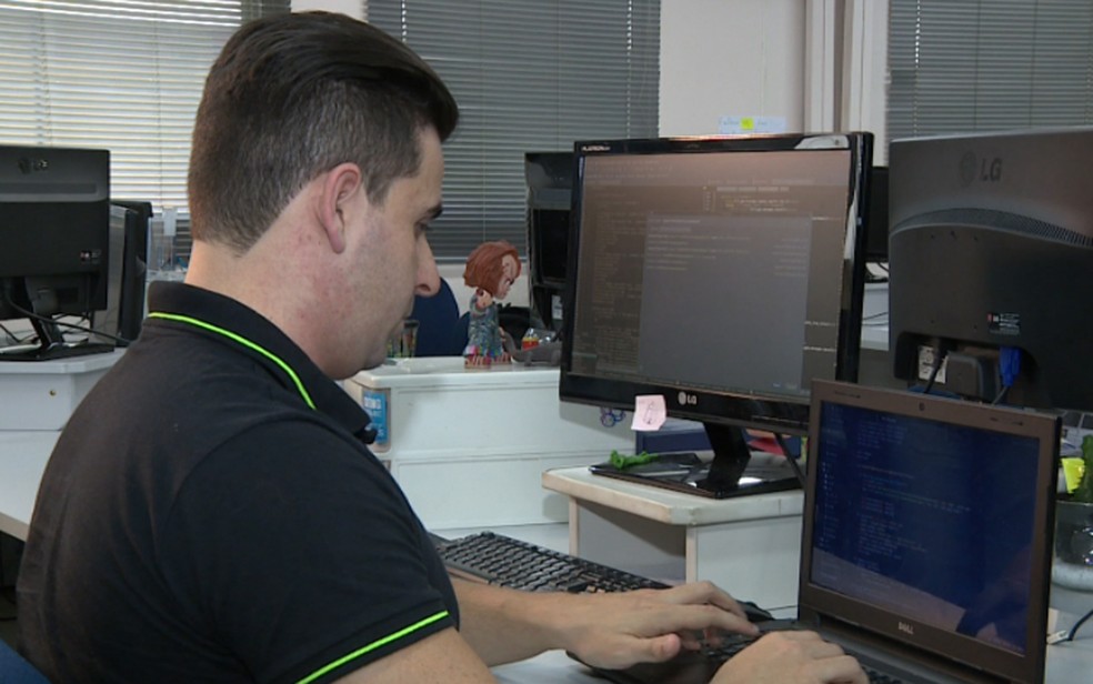 Curso de manutenção de computadores está entre os ofertados pelo IFCE (Foto: Reprodução EPTV)