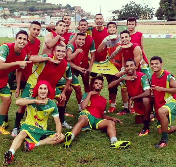 Treino Picos (Foto: Reprodução/Facebook) Treino Picos (Foto: Reprodução/Facebook)